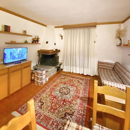 Trilocale Accogliente Con Camino A Pochi Minuti Da Madonna Di Campiglio Apartment Spiazzo  Luaran gambar
