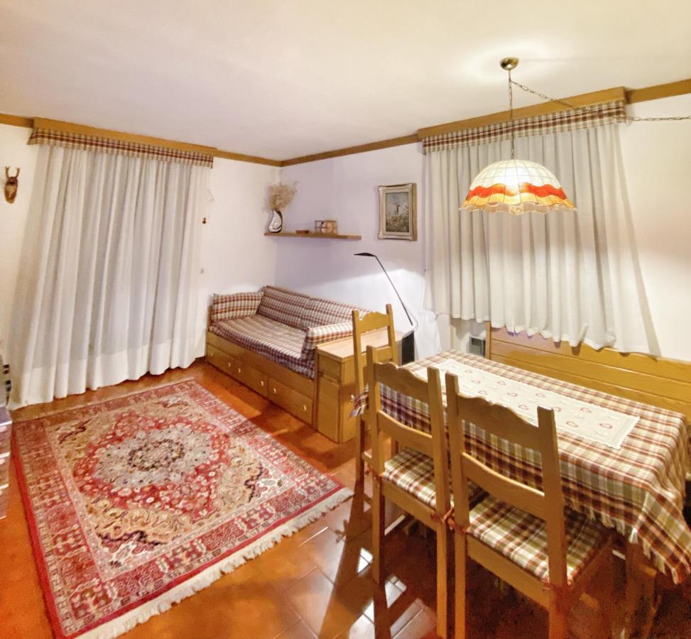 Trilocale Accogliente Con Camino A Pochi Minuti Da Madonna Di Campiglio Apartment Spiazzo  Luaran gambar