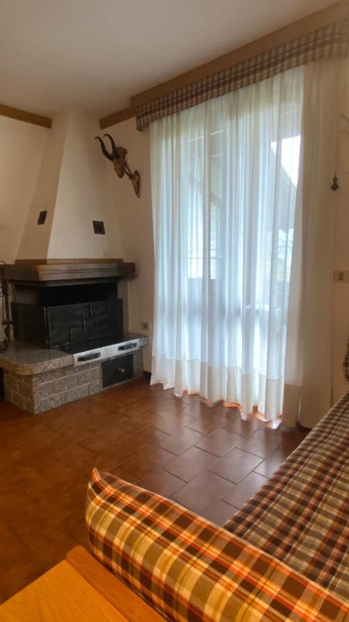 Trilocale Accogliente Con Camino A Pochi Minuti Da Madonna Di Campiglio Apartment Spiazzo  Luaran gambar